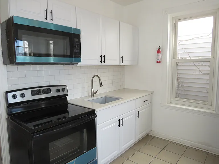 356 E Walnut Ln #2 — Photo 12
