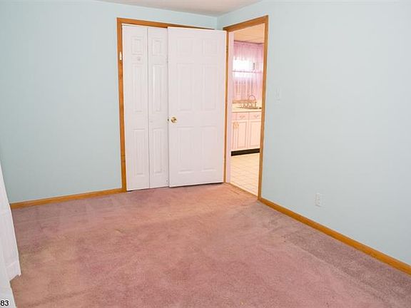 5th image of 44-46 Sanford Ave