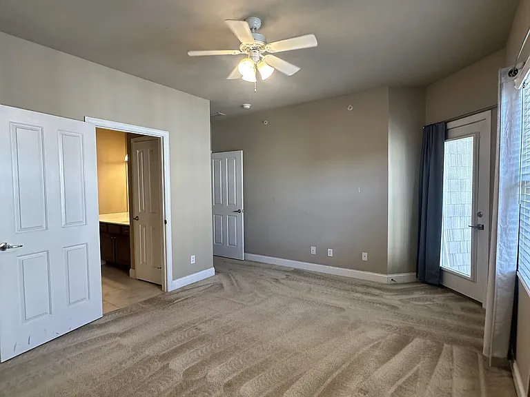 2537 Suncrest Vlg — Photo 10