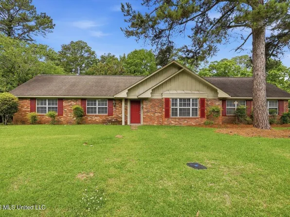 5137 Meadow Oaks Park Dr, Jackson, MS 39211