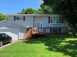 38287 N 4th Ave, Spring Grove, IL 60081