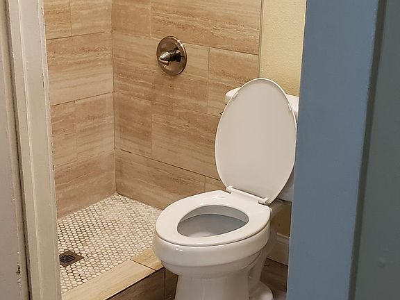 4th image of 921 Pennsylvania Ave APT C