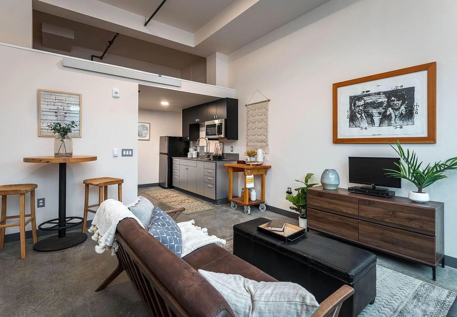 Dean River Apartments — Photo 2