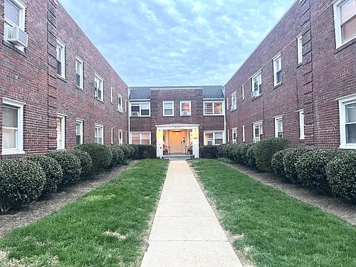 220 Allison St NW Photo 1