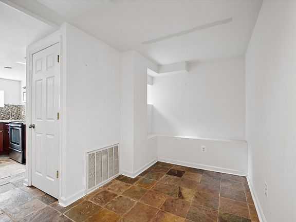 4th image of 2136 Ellsworth St #1