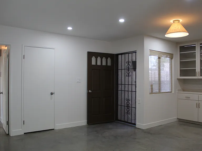 1135 Myra Ave — Photo 4