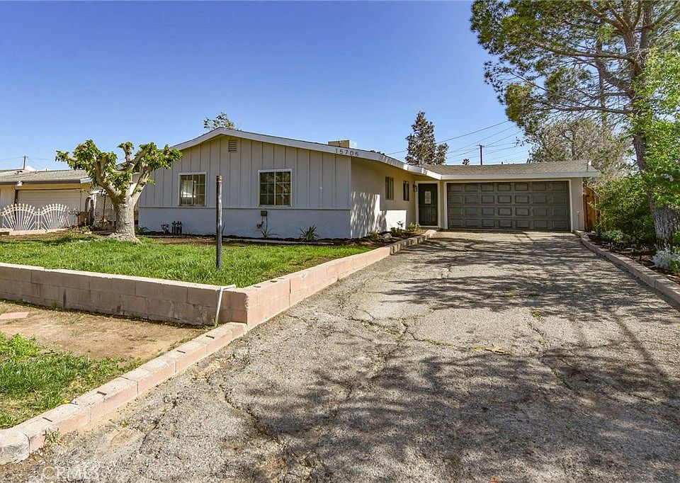 1st image of 15705 La Cubre Dr