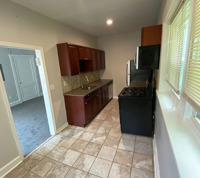 2nd image of 1025 Collings Ave APT 14
