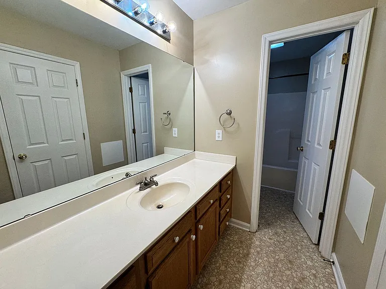 155 Lorraine Dr — Photo 8