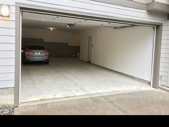 5th image of 16748 SE Fox Glen Ct