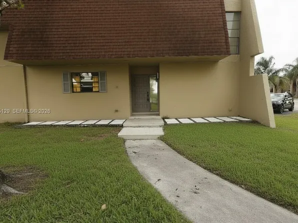 8985 Palm Tree Ln #8985, Pembroke Pines, FL 33024