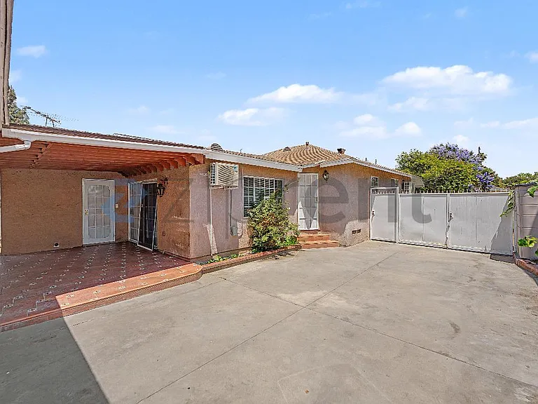 4417 Deland Ave — Photo 25