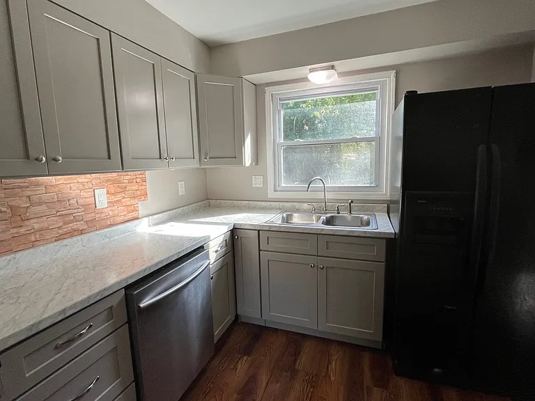 5836-5840 Glendora Rd — Photo 4