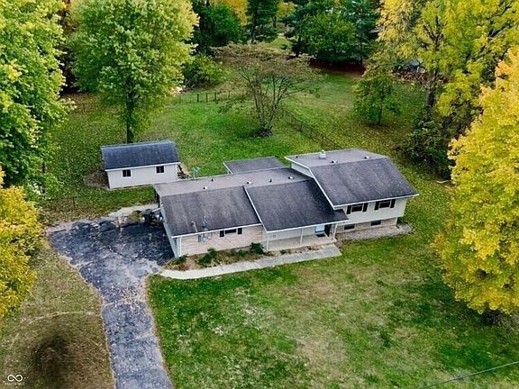 3rd image of 7855 Bluff Rd