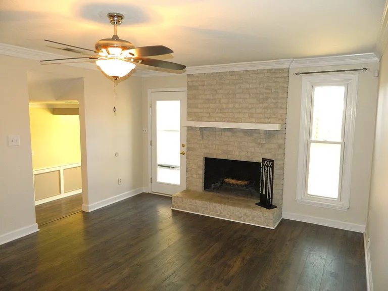 230 Ronstadt Dr — Photo 6