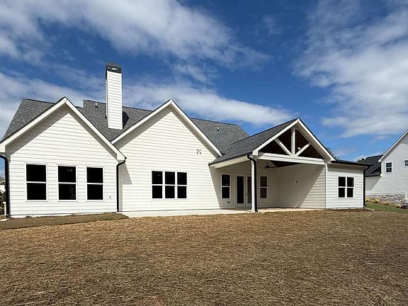 3rd image of 141 Palisade Dr