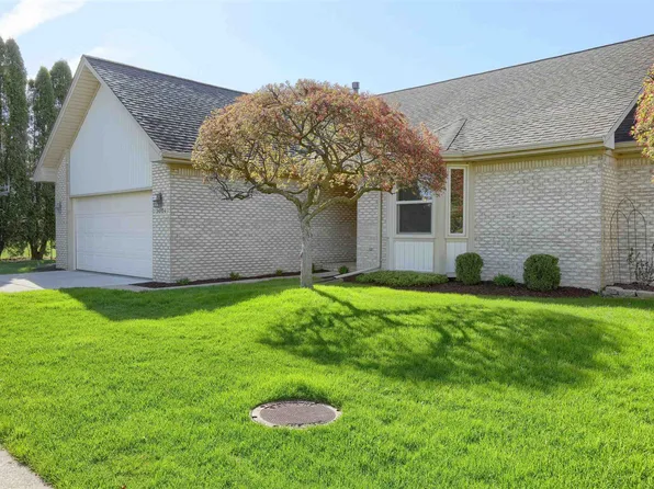 34954 Maplewood Ln, Richmond, MI 48062