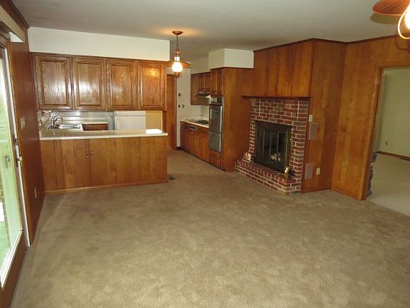 5th image of 111 Jackson Ln