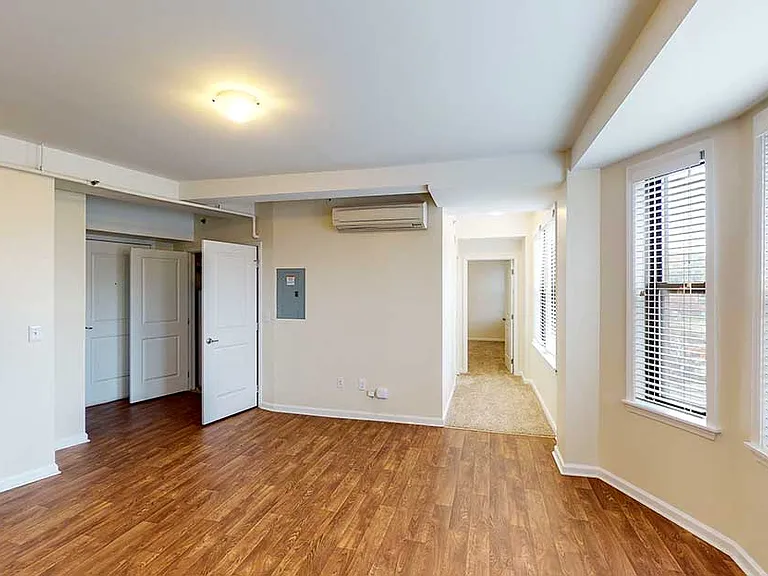 The Ashley Apartments — Photo 8