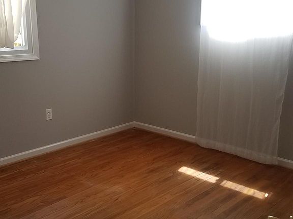 3rd image of 11670 Thunder Dr