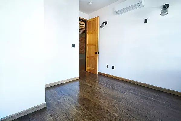 Rented by Lodger Corp | media 13