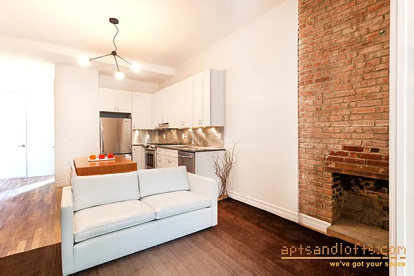 Rented by aptsandlofts.com | media 24