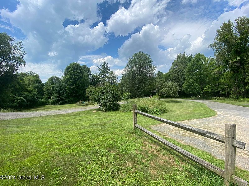 3rd image of 244 Mutton Hollow Road