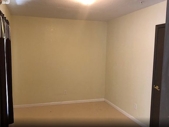 5th image of 2522 Holly Hill Dr