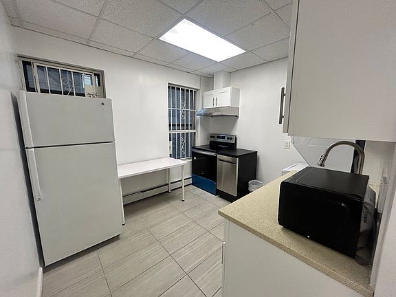 3rd image of 47 W 37th St Floor 4