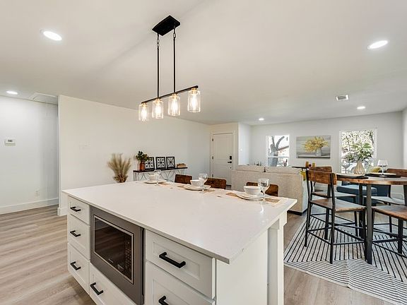 4th image of 2014 Rose Hill Rd