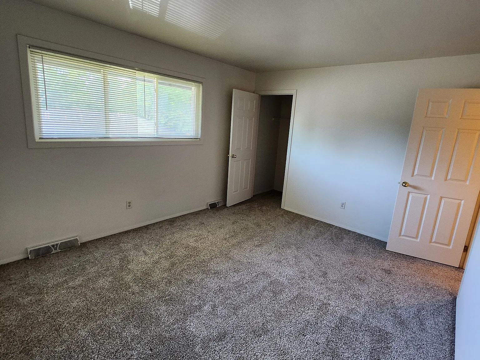 Hampton Park/ Sheffield Village Apartments&Townhomes — Photo 4