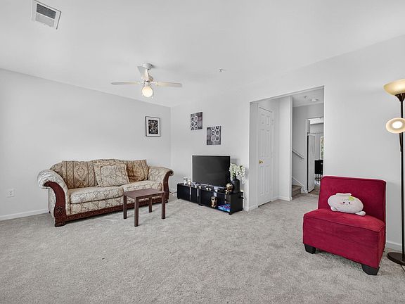 4th image of 245 Campus Dr E