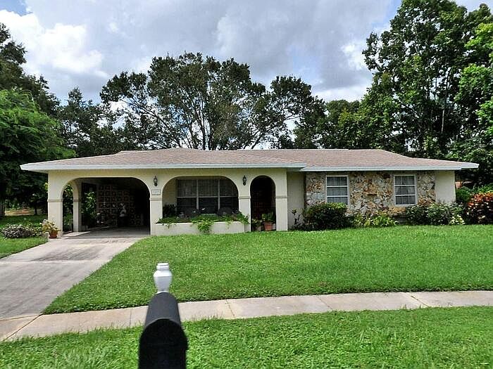 1st image of 187 SW Ivanhoe Ct #1