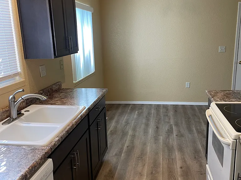 772 S Knox Dr — Photo 3