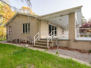 20469 Barton Rd, Pinckney, MI 48169