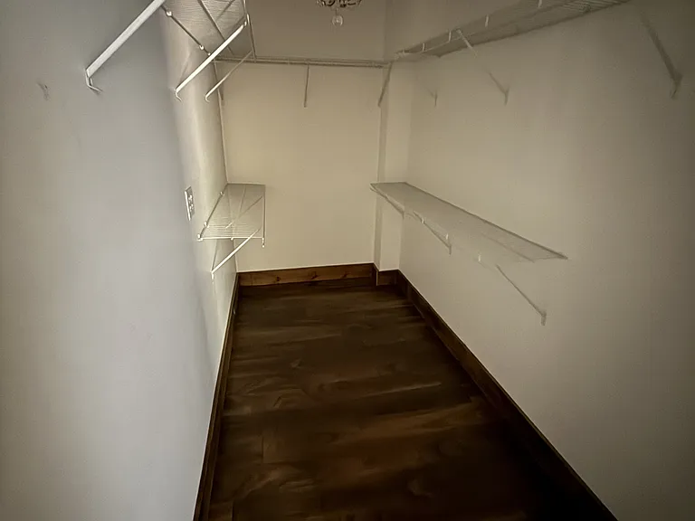 526 W Seneca St — Photo 5
