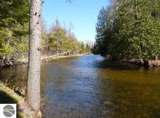 5222 Pumpanickel Rd, Traverse City, MI 49696
