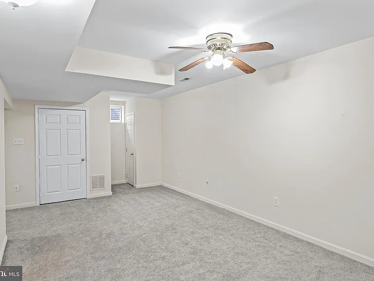 4502 Henderson Rd — Photo 46