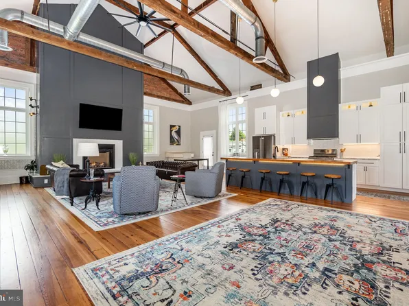 7169 Lincoln Way W #W, Saint Thomas, PA 17252