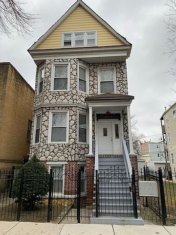 1st image of 3234 N Whipple St #1