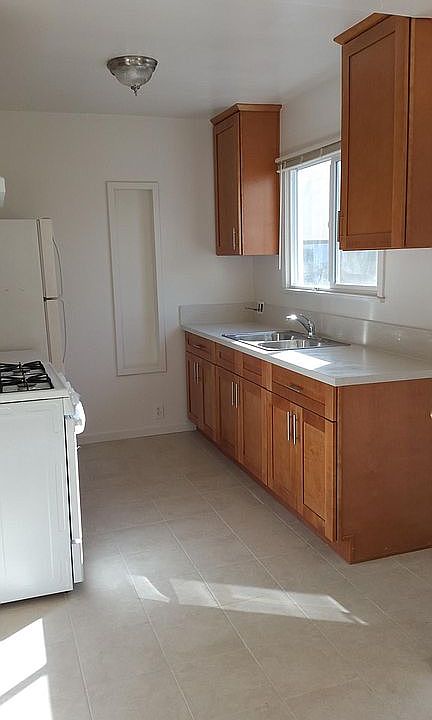 guest kitchen