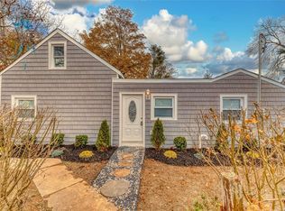 29 Fisk Ave, Merrick, NY 11566