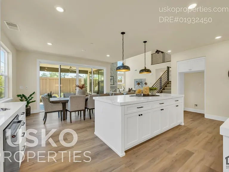 7095 Soleil Way — Photo 18