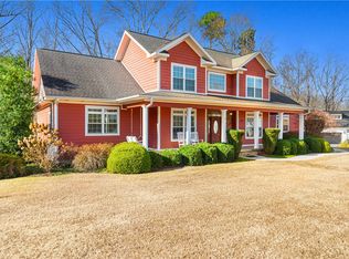 109 Shelter Cove Dr, Seneca, SC 29672