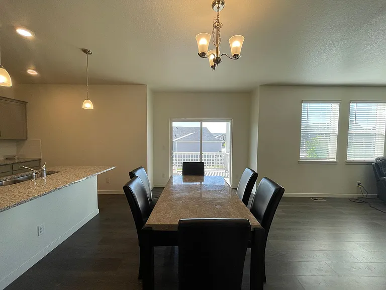2224 Rosette Ln — Photo 8