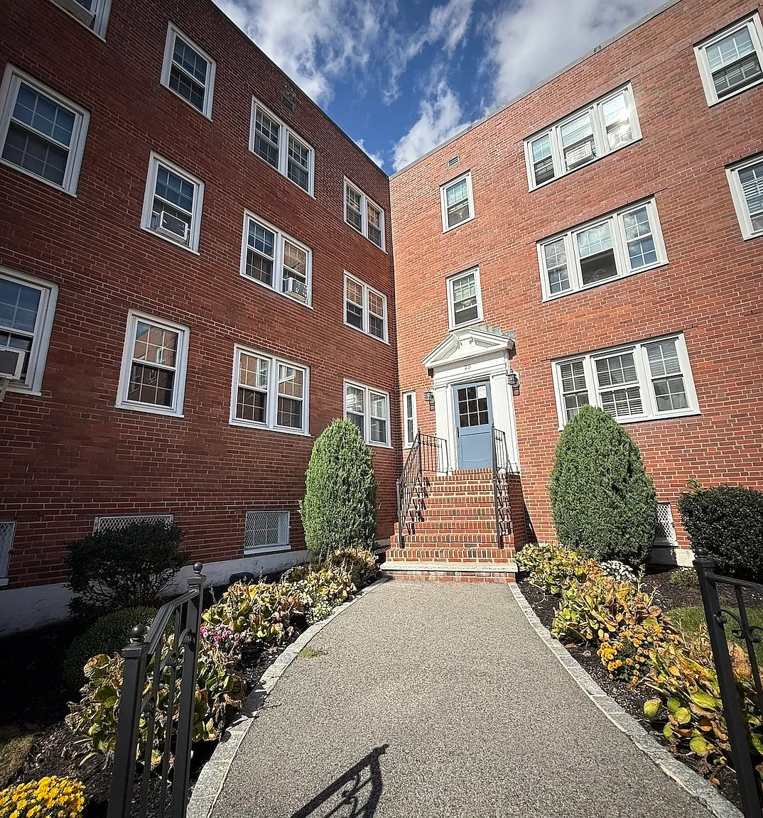 25 Lennon Ct — Photo 1