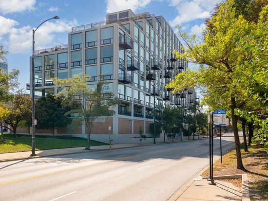 61 W 15th St APT 503, Chicago, IL 60605