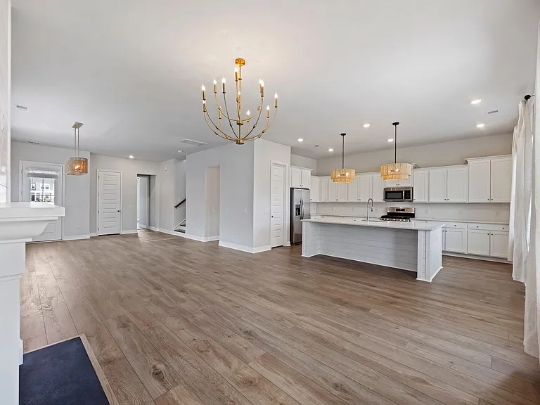 1014 Shore Lap St — Photo 6