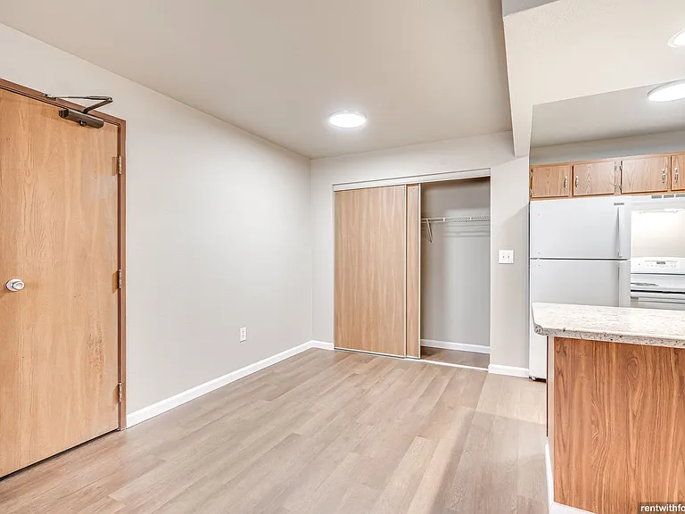 Stonecreek Apartments — Photo 20