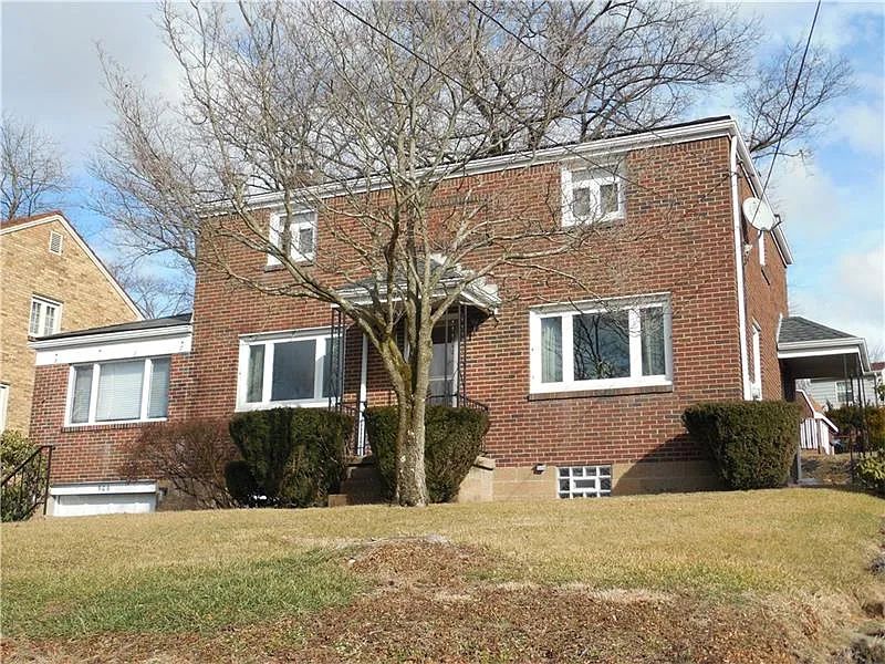 906 Oakside Ln photo 1